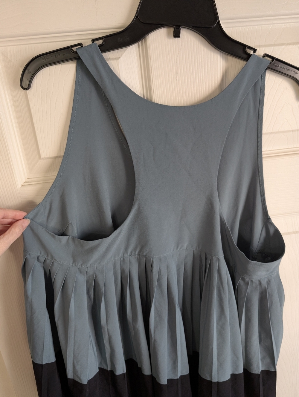 Athleta Spring Forward Pleated Tank Size L - Picture 8 of 10